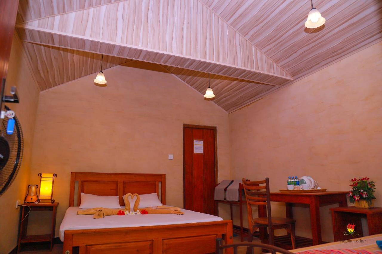Hotel Niyagala Lodge Сигирия Екстериор снимка