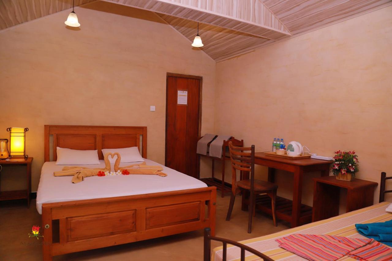Hotel Niyagala Lodge Сигирия Екстериор снимка