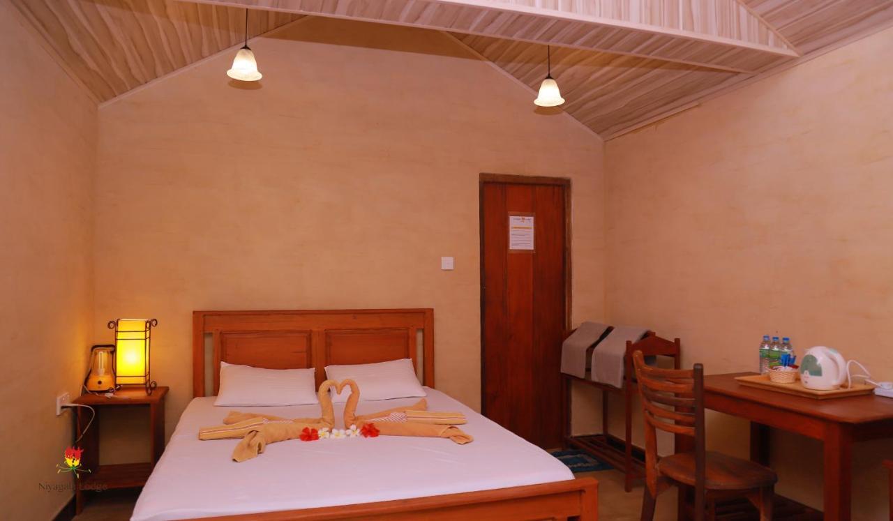 Hotel Niyagala Lodge Сигирия Екстериор снимка