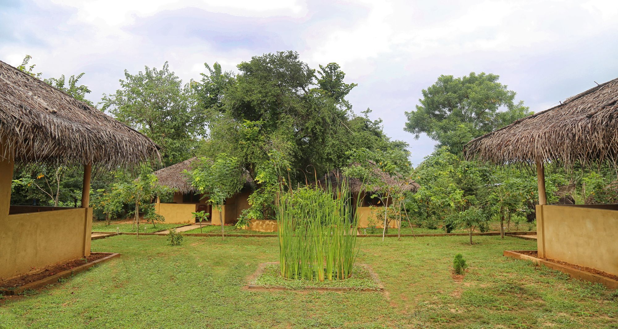 Hotel Niyagala Lodge Сигирия Екстериор снимка